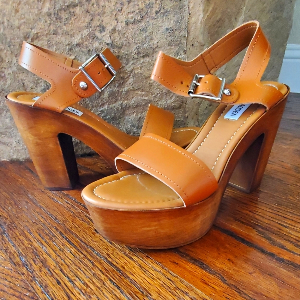 Steve Madden platform sandals